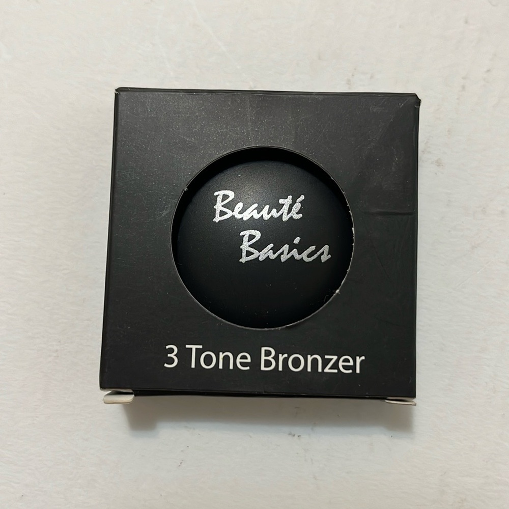 Beaute Basics 3 tone bronzer shimmery makeup